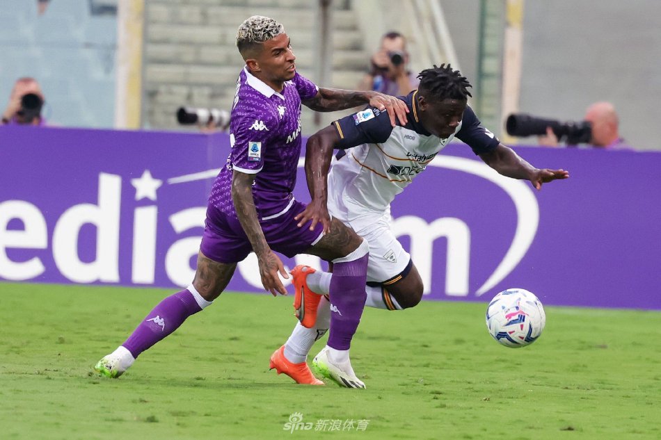 加充沛的 加充沛的